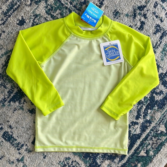 Sun & Sky Green rash guard long sleeve BRIGHT COLORS = SAFER SWIM - Picture 1 of 4